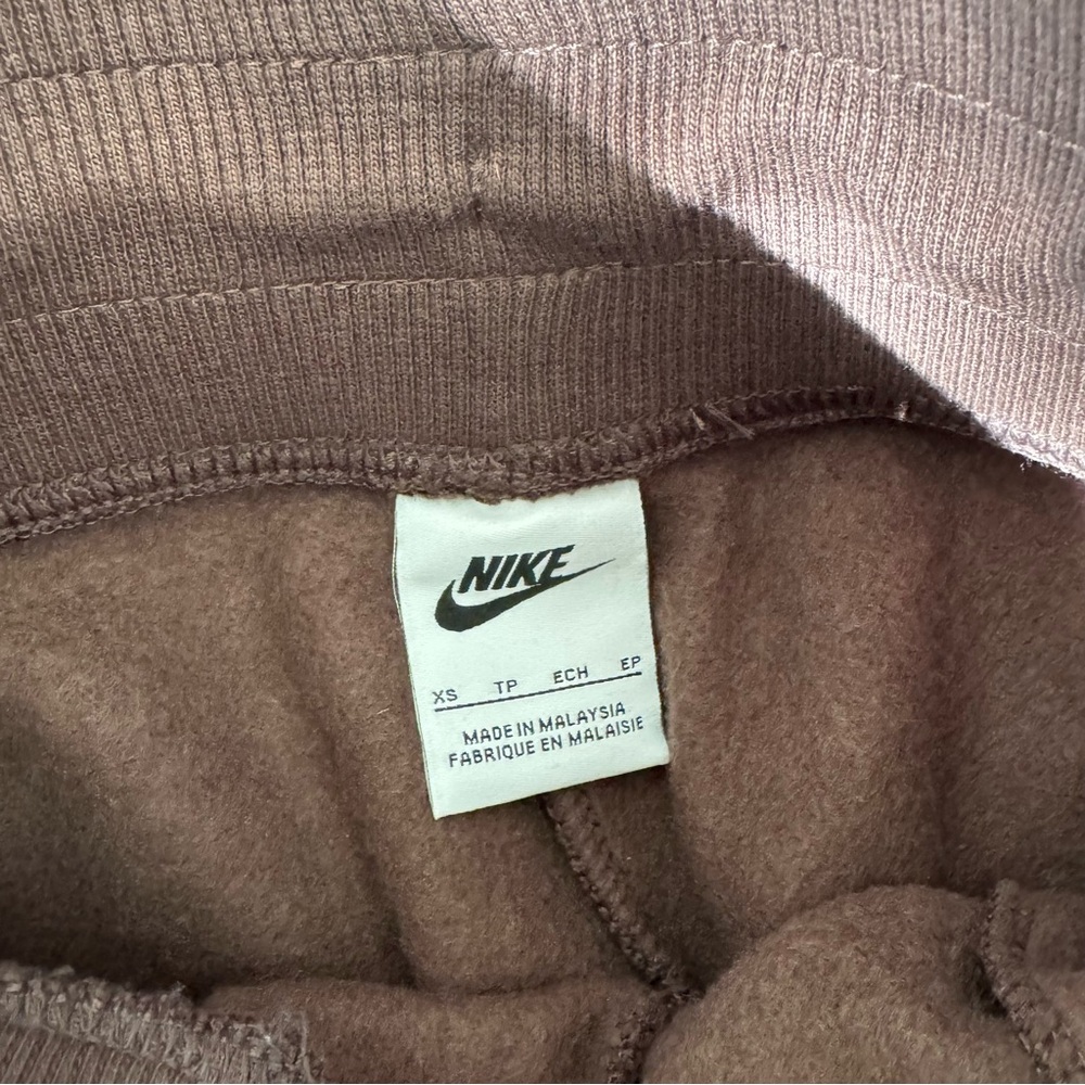 SOLD | Nike Phoenix Fleece High-Waisted Wide-Leg Sweatpants - Picture 8 of 9